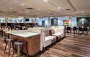 Restoran 2 Holiday Inn & Suites ATLANTA AIRPORT-NORTH, an IHG Hotel