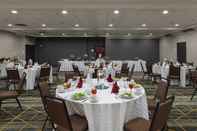 Ruangan Fungsional Holiday Inn & Suites ATLANTA AIRPORT-NORTH, an IHG Hotel