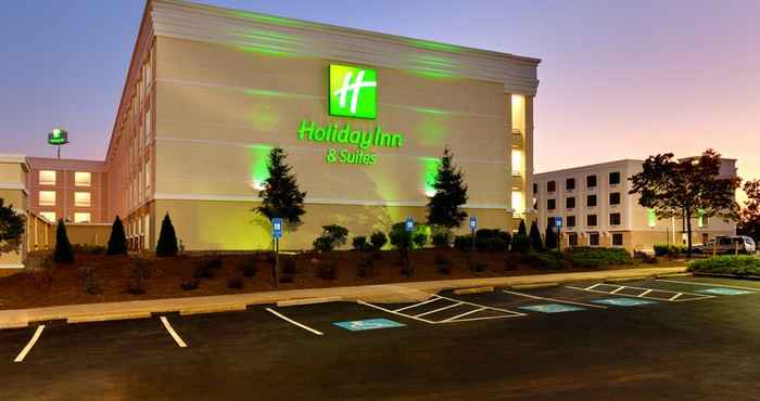 Bangunan Holiday Inn & Suites ATLANTA AIRPORT-NORTH, an IHG Hotel