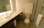 Phòng tắm bên trong 7 Holiday Inn Express MURRYSVILLE-DELMONT, an IHG Hotel