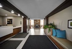 Lobby 2 Staybridge Suites HOLLAND by IHG, an IHG Hotel