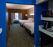 Bedroom 7 Holiday Inn Express & Suites LOUISVILLE SOUTH-HILLVIEW, an IHG Hotel