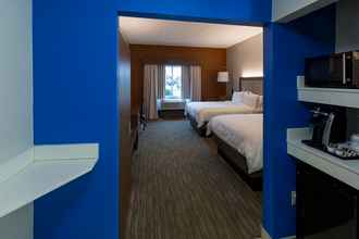 Bedroom 4 Holiday Inn Express & Suites LOUISVILLE SOUTH-HILLVIEW, an IHG Hotel
