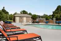 Swimming Pool Holiday Inn Express & Suites AUBURN - UNIVERSITY AREA, an IHG Hotel
