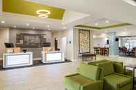 Lobby Holiday Inn Express & Suites FLORENCE I-95 @ HWY 327, an IHG Hotel