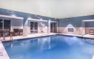 Hồ bơi 6 Holiday Inn Express & Suites LA GRANGE - LOUISVILLE AREA NE, an IHG Hotel