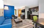 Ruang untuk Umum 2 Holiday Inn Express & Suites BLACKSBURG - UNIVERSITY AREA, an IHG Hotel