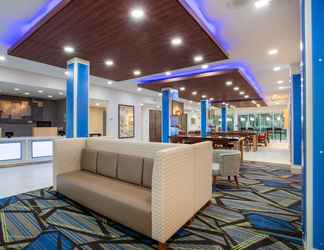 Lobby 2 Holiday Inn Express & Suites DELAND SOUTH, an IHG Hotel