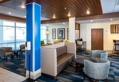 로비 5 Holiday Inn Express & Suites BEND SOUTH by IHG, an IHG Hotel