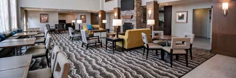 Lobi Staybridge Suites HOLLAND, an IHG Hotel