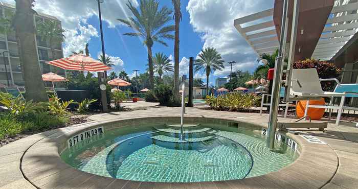 Kolam Renang Holiday Inn ORLANDO-DISNEY SPRINGS® AREA, an IHG Hotel