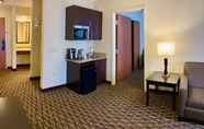 ห้องนอน 7 Holiday Inn Express & Suites EDMOND, an IHG Hotel