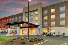 外部的 Holiday Inn Express & Suites MIDDLETOWN - GOSHEN by IHG, an IHG Hotel