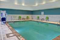 Kolam Renang Holiday Inn Express & Suites OTTAWA, an IHG Hotel