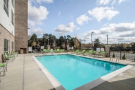 Swimming Pool Holiday Inn Express & Suites CHARLOTTE SOUTHWEST, an IHG Hotel