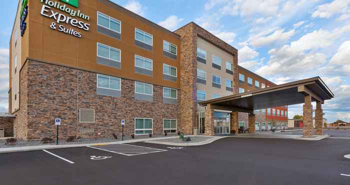 Bangunan Holiday Inn Express & Suites EAU CLAIRE WEST I-94, an IHG Hotel