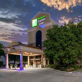 Holiday Inn Express & Suites ARLINGTON (I-20-PARKS MALL) by IHG, an IHG Hotel 1, Hotel University of Texas at Arlington