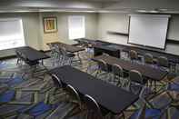Functional Hall Holiday Inn Express & Suites CARYVILLE, an IHG Hotel