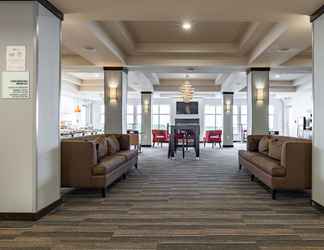 Lobi 2 Holiday Inn Express & Suites NEW MARTINSVILLE, an IHG Hotel