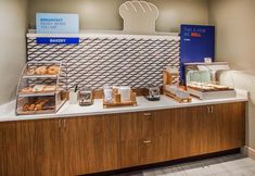 Restaurant 7 Holiday Inn Express & Suites DAYTON-HUBER HEIGHTS, an IHG Hotel