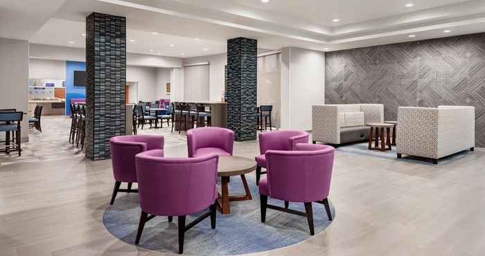 Sảnh chờ Holiday Inn Express DUMFRIES, an IHG Hotel