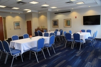 Sảnh chức năng Holiday Inn Express LELAND - WILMINGTON AREA, an IHG Hotel