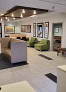 LOBBY Holiday Inn Express & Suites JUNCTION CITY, an IHG Hotel
