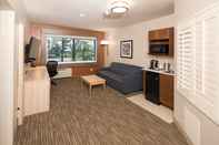 Common Space Holiday Inn Express & Suites BAY CITY, an IHG Hotel