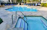 สระว่ายน้ำ 7 Holiday Inn Express MILL VALLEY SAN FRANCISCO AREA, an IHG Hotel