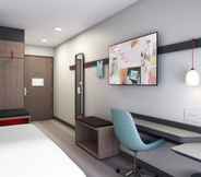 Bedroom 3 avid hotel LEXINGTON - HAMBURG AREA