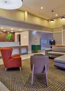 LOBBY Holiday Inn WESTBURY-LONG ISLAND, an IHG Hotel