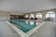 Swimming Pool Staybridge Suites SOUTHGATE – DETROIT AREA, an IHG Hotel