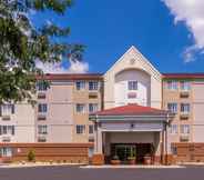 Exterior 3 Candlewood Suites TOPEKA WEST