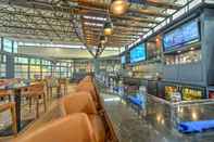 Bar, Cafe and Lounge Crowne Plaza JACKSONVILLE AIRPORT/I-95N, an IHG Hotel