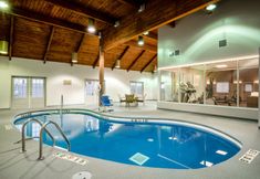 Kolam Renang 4 Crowne Plaza ALBANY - THE DESMOND HOTEL by IHG, an IHG Hotel