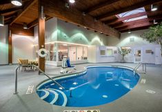 Kolam Renang 5 Crowne Plaza ALBANY - THE DESMOND HOTEL by IHG, an IHG Hotel