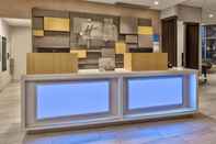 Lobi Holiday Inn Express & Suites JERSEY CITY - HOLLAND TUNNEL, an IHG Hotel