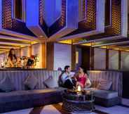 บาร์ คาเฟ่ และเลานจ์ 4 Holiday Inn Resort VANA NAVA HUA HIN, an IHG Hotel