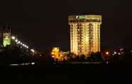 Exterior 2 Holiday Inn CHARLESTON-RIVERVIEW, an IHG Hotel