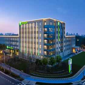 Hotel Exterior 1 Holiday Inn SHANGHAI DISHUI LAKE by IHG, an IHG Hotel, Shanghai Hotels