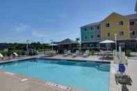 Swimming Pool Staybridge Suites LAKELAND WEST, an IHG Hotel