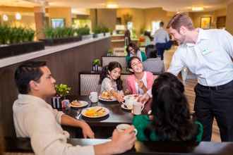 ร้านอาหาร 4 Holiday Inn INDIANAPOLIS - AIRPORT AREA N, an IHG Hotel