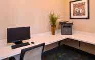 Functional Hall 5 Candlewood Suites BLOOMINGTON-NORMAL