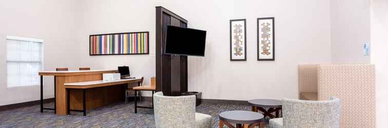 Lobi Holiday Inn Express & Suites MOREHEAD CITY, an IHG Hotel