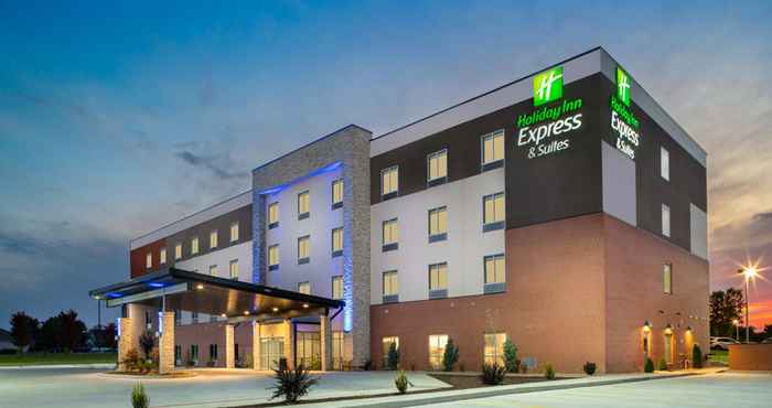 Bangunan Holiday Inn Express & Suites ST PETERS, an IHG Hotel