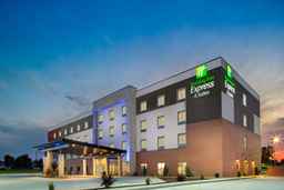 Holiday Inn Express & Suites ST PETERS, an IHG Hotel, SGD 275.71