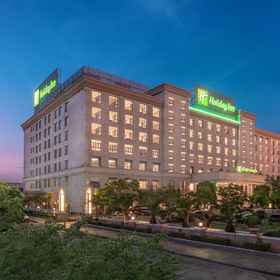 Hotel Exterior 1 ฮอลิเดย์ อินน์ ฝอซาน หนานไห่ เซ็นทรัล บาย ไอเอชจี, โรงแรมในเครือไอเอชจี, โรงแรม & ที่พัก Shanghai Street