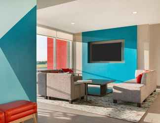 Lobby 2 avid hotel CHICAGO O’HARE – DES PLAINES