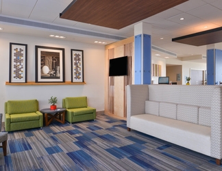 Lobby 2 Holiday Inn Express & Suites WILDWOOD – THE VILLAGES, an IHG Hotel