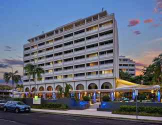 Exterior 2 Holiday Inn CAIRNS HARBOURSIDE, an IHG Hotel